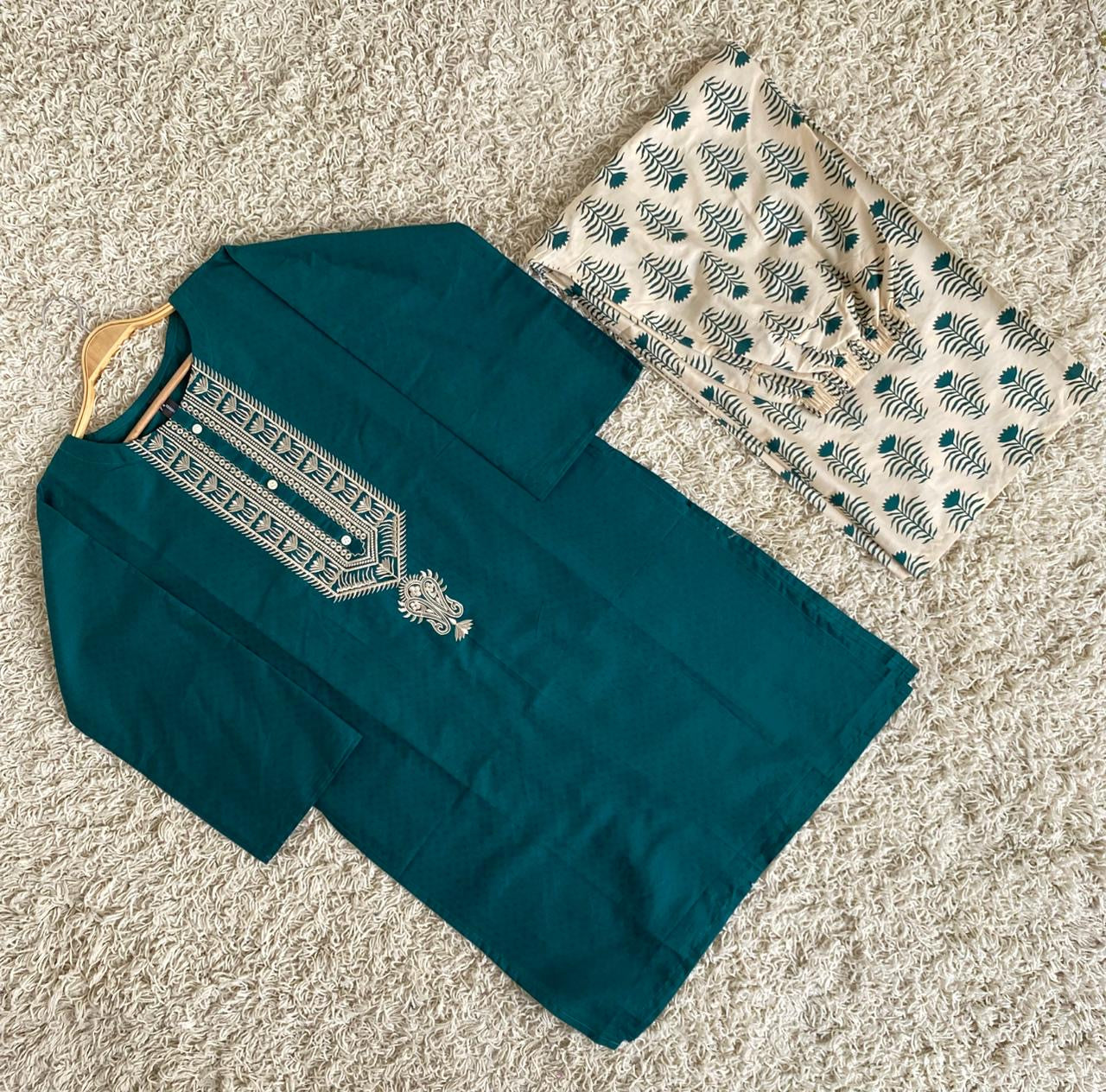 Lawn Embroidered 2-Piece Suit