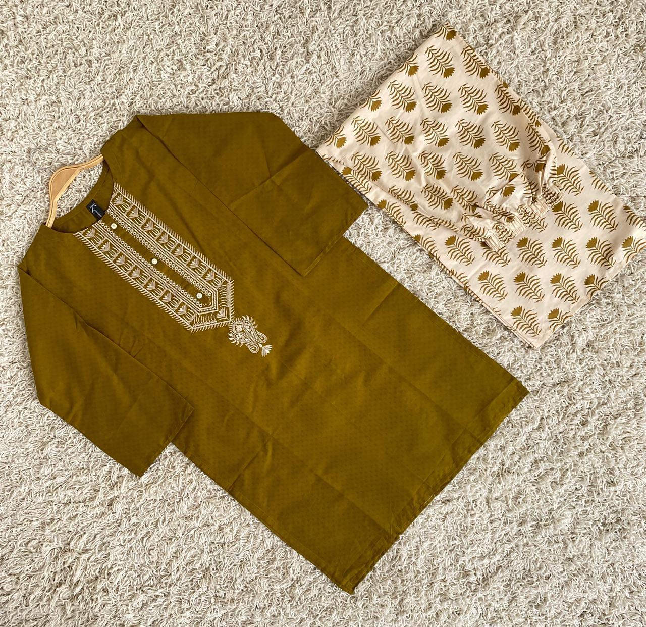 Lawn Embroidered 2-Piece Suit